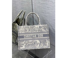 디올 DIOR 북 미듐 토트 백